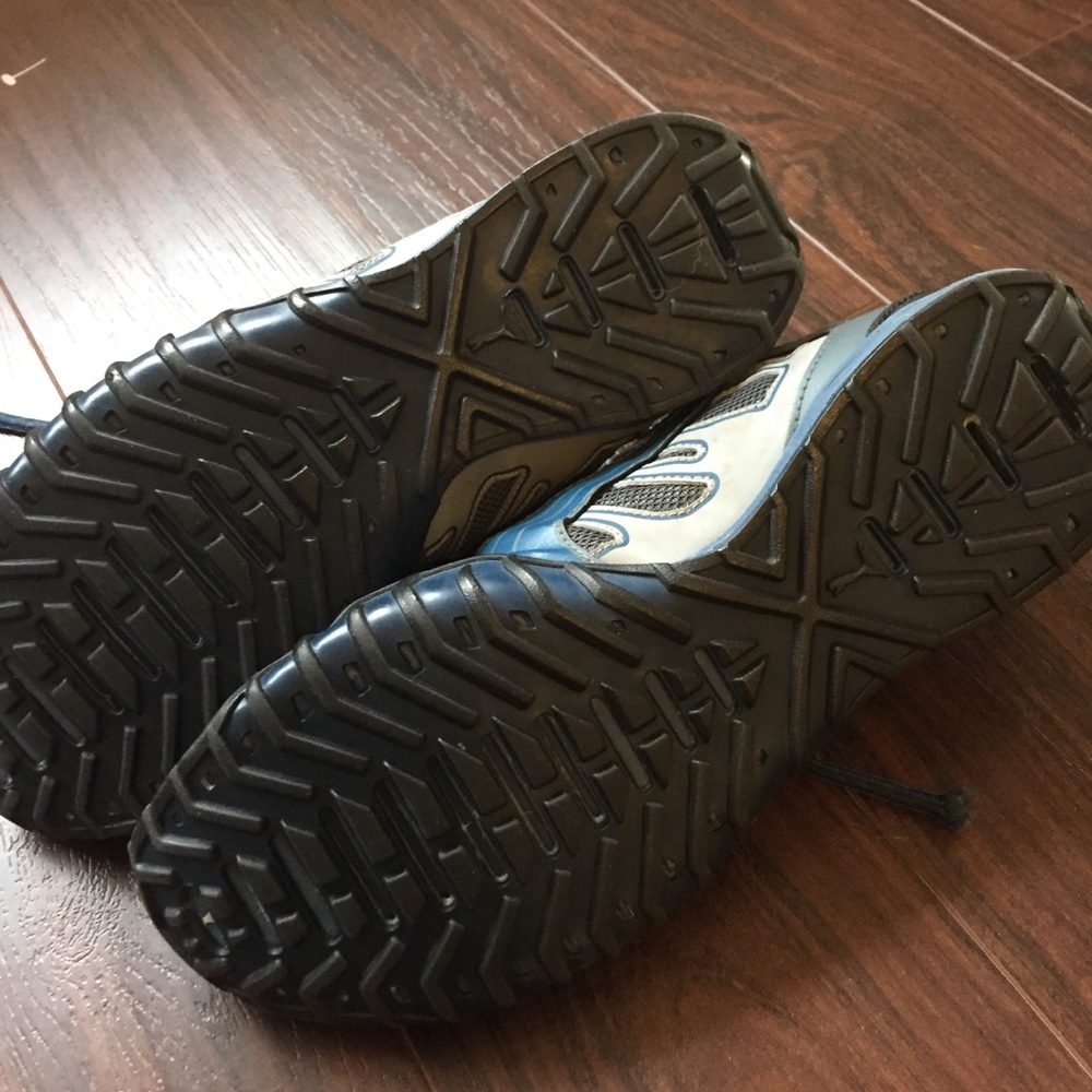 Men’s Puma Sneakers - Picture 5 of 7